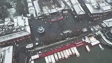 4k航拍冬季雪天南京夫子庙视频的预览图